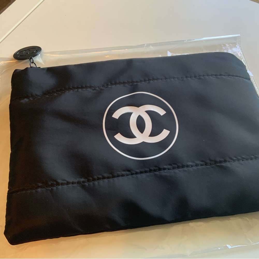 CC Elegant Black and White Zippered Pouch